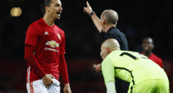 Ibrahimovic per niente british: mostra le parti intime ad Otamendi [VIDEO]