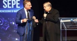 Il cardinale di Napoli non benedice la maglia dell'Inter di Bonolis: ecco le sue parole