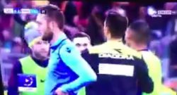 Lazio-Roma, esplode la polemica social: "Il quarto uomo esulta al gol dei giallorossi" [VIDEO]