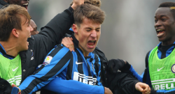 L'Inter vuole blindare Pinamonti, ecco la differenza tra lui e Gabigol