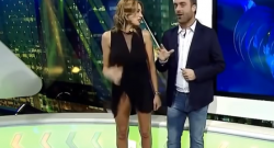 Incidente per la giornalista sportiva: si incastra l'anello e si vede tutto [VIDEO]