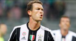 Lichtsteiner bestemmia in Juventus - Inter, gli arbitri ed il giudice sportivo questo non l'hanno sentito [VIDEO]