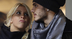 Shock Wanda Nara: palpeggiata ed insultata durante Uruguay - Argentina, accade di tutto! [VIDEO]
