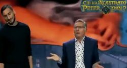 Bonolis a Donnarumma: "Siediti qua, stai immobile...uh, scusa", il siparietto che fa impazzire gli interisti [VIDEO]