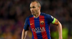 Il padre di Iniesta: "Non vuole vestire nessuna maglia oltre a quella del Barcellona"