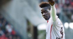 Social – Balotelli contro un tifoso dell’Inter: “Analfabeta, se pensassi ai soldi non sarei a Nizza”
