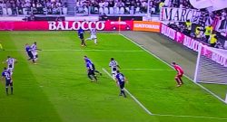 Juve-Lazio, vantaggio bianconero su sospetto fuorigioco: caos al Var, Bastos inganna ma Costa sembra al di là! [VIDEO]