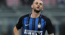 Sostituito e fischiato, Brozovic reagisce male in panchina