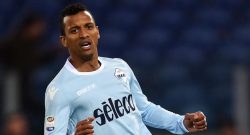 VIDEO – Tensione in volo: Nani viene alle mani con un tifoso della Lazio