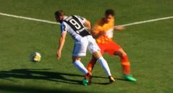 "In Europa era giallo e simulazione, in Italia rigore per la Juve!": tifosi furiosi contro Higuain