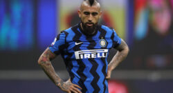 Entourage Vidal: “Vuole rimanere all’Inter, ma ha offerte importanti da…”